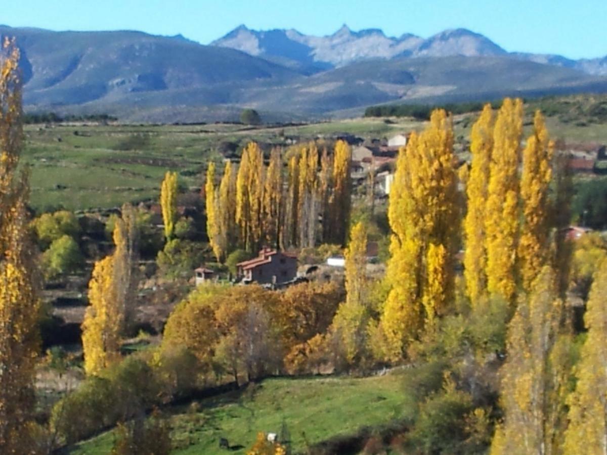 El Rondillo De Gredos Guest House Hoyos del Collado Exterior photo