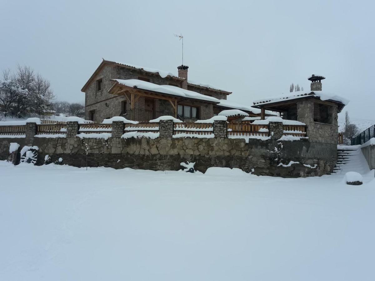 El Rondillo De Gredos Guest House Hoyos del Collado Exterior photo